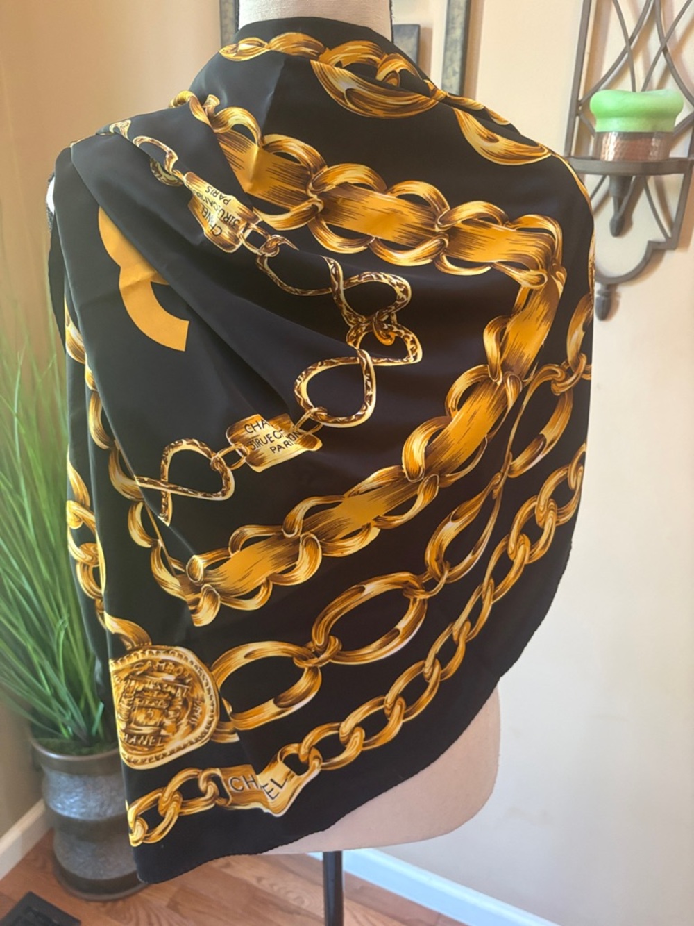 Vintage CHANEL Black and Gold Chain Motif Silk Scarf - Picture 2 of 4